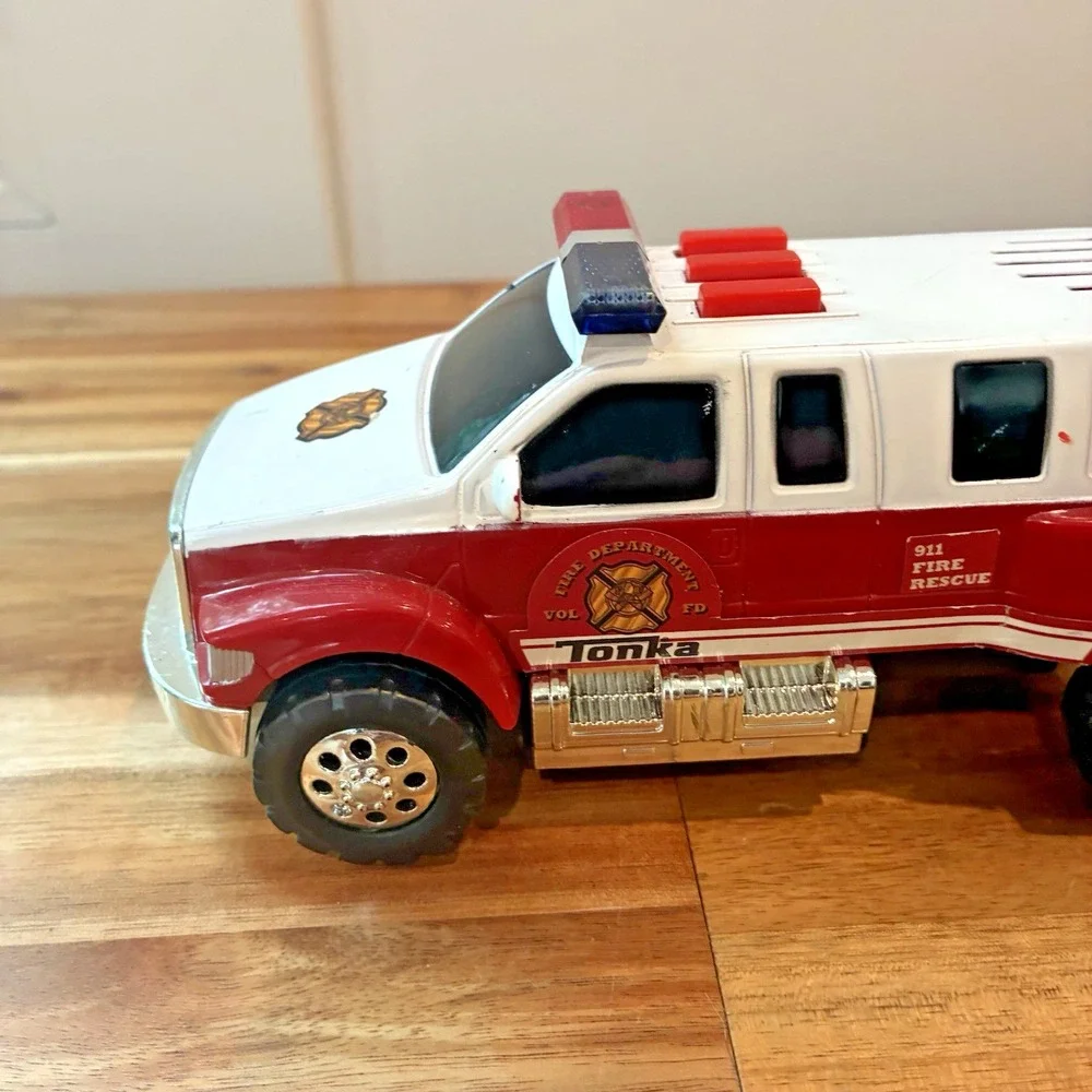 Tonka Fire Rescue Truck SUV Lights Sounds 7